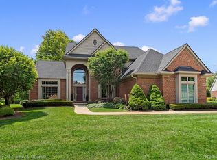 22217 Hazelton Ct, Novi, MI 48374
