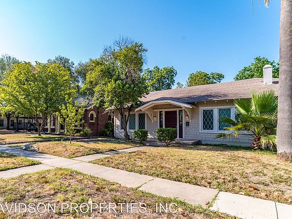 3rd image of 1542 W Mistletoe Ave