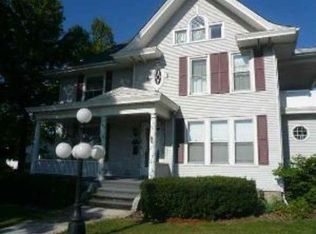98 S Elm St, El Paso, IL 61738