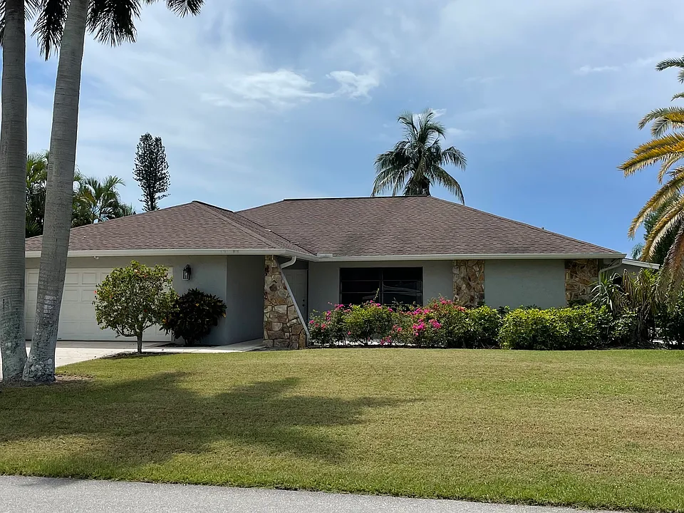 2584 Longboat Dr