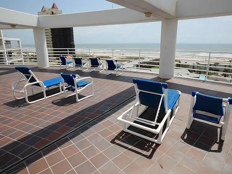 7th floor Sundeck