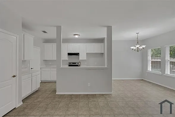 711 Parkplace Rdg — Photo 8