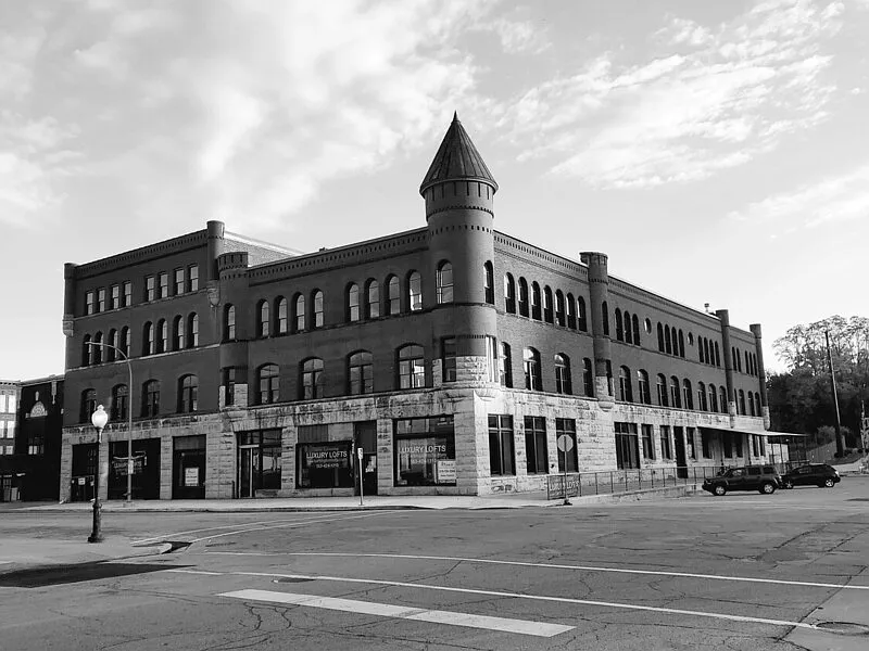 116 N 5th St #207