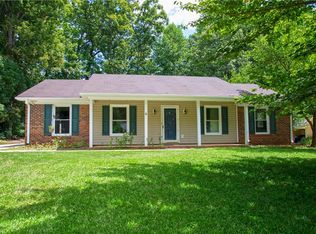 6 Granada Ct, Greensboro, NC 27407