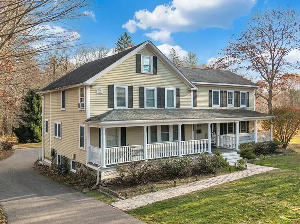 93 Springs Rd, Bedford, MA 01730