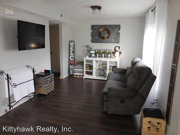 4th image of 2938 Sassafras Ln