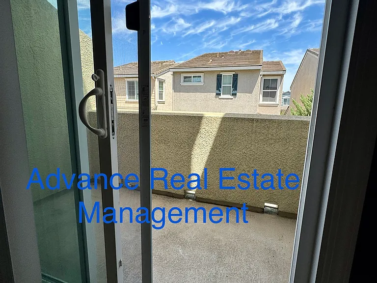 3908 E Commerce Way — Photo 12