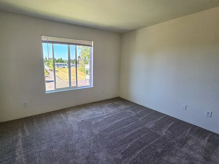 Camelot East Apartments — Photo 24
