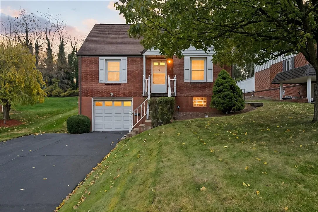 811 Pinecrest Dr photo 1