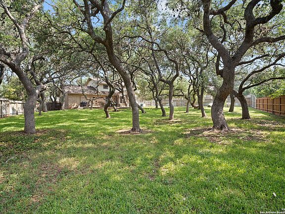 3rd image of 3506 HUNTERS CIR