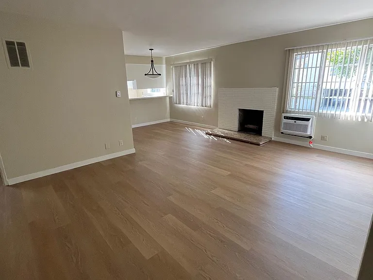 11660 Texas Ave #103 — Photo 2