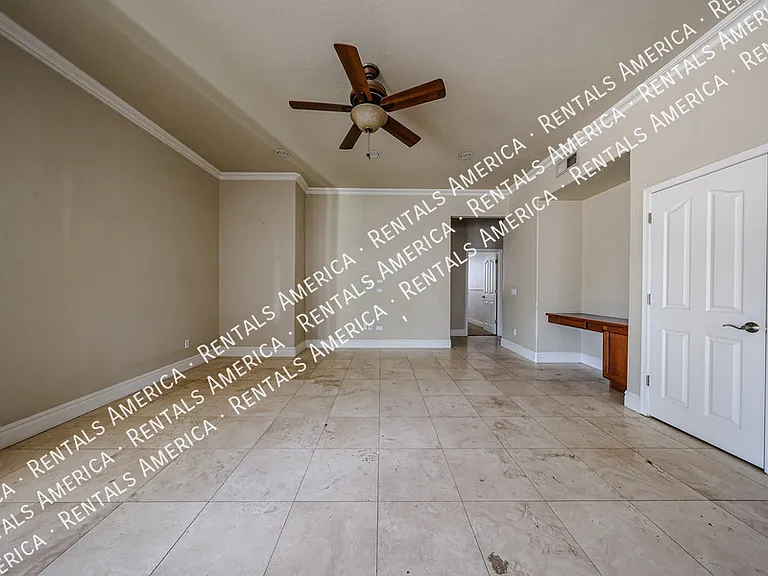2211 W Olive Way — Photo 14