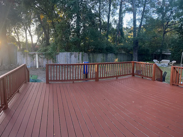 Bradford Ave — Photo 10