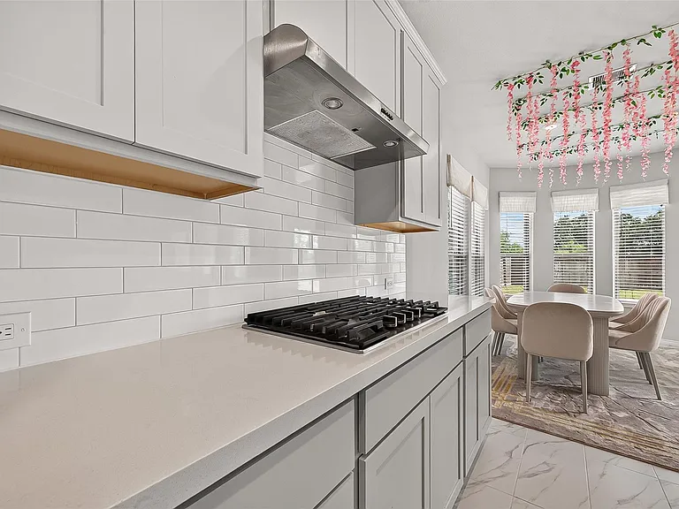 410 Mercury Sky Rd — Photo 20