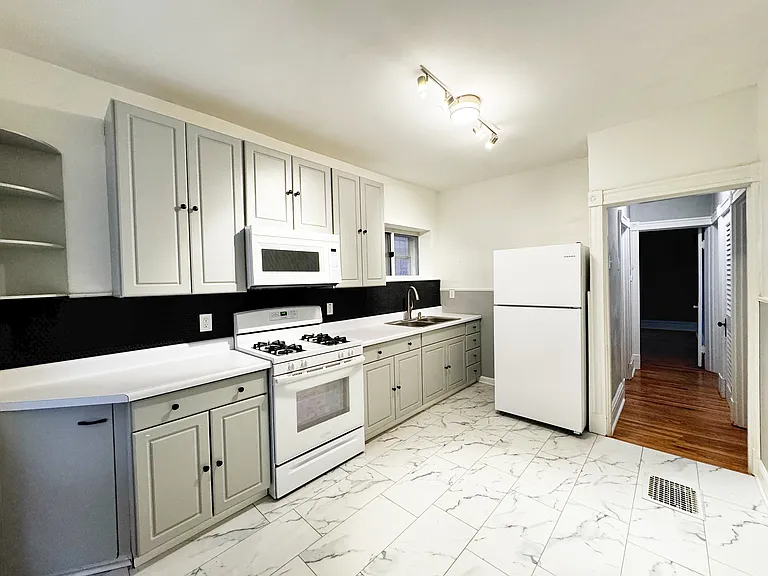 3808 Fairview Ave — Photo 5
