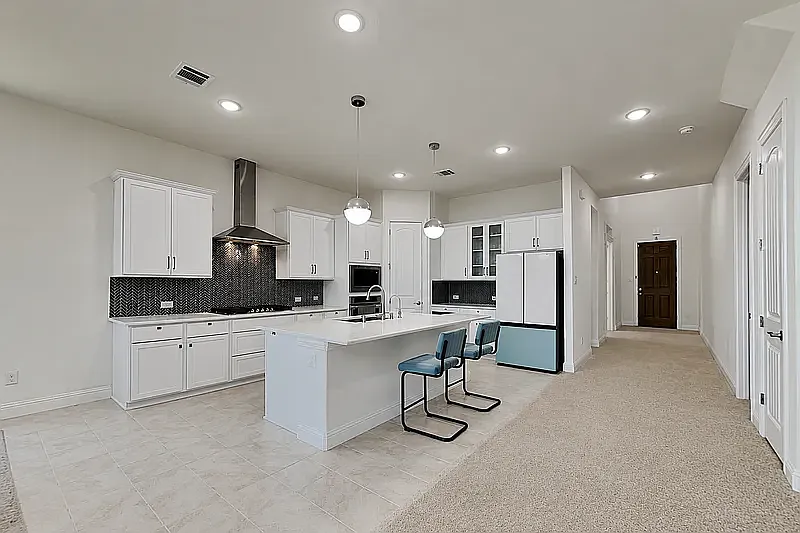 4 bed, 3.5 bath, 3155 sqft, $3,695 — Photo 4