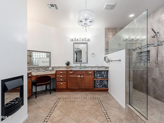 3rd image of 15236 W PIERSON Street