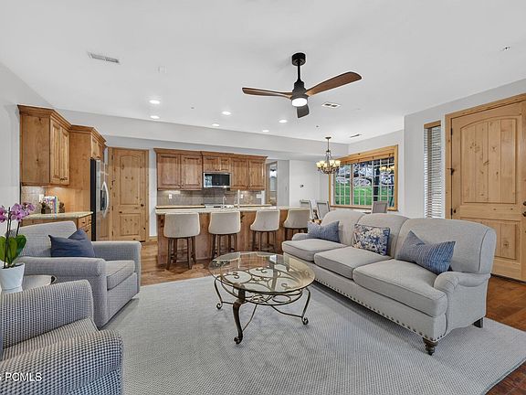 4th image of 3001 Canyon Links Dr