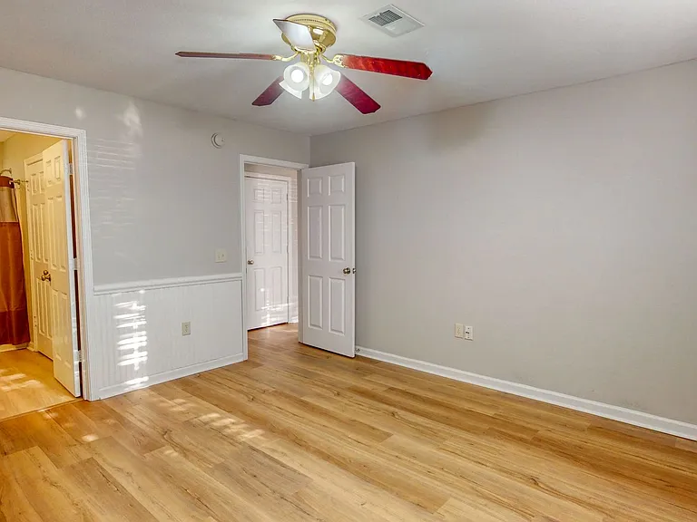 5028 Winfield Dr — Photo 12