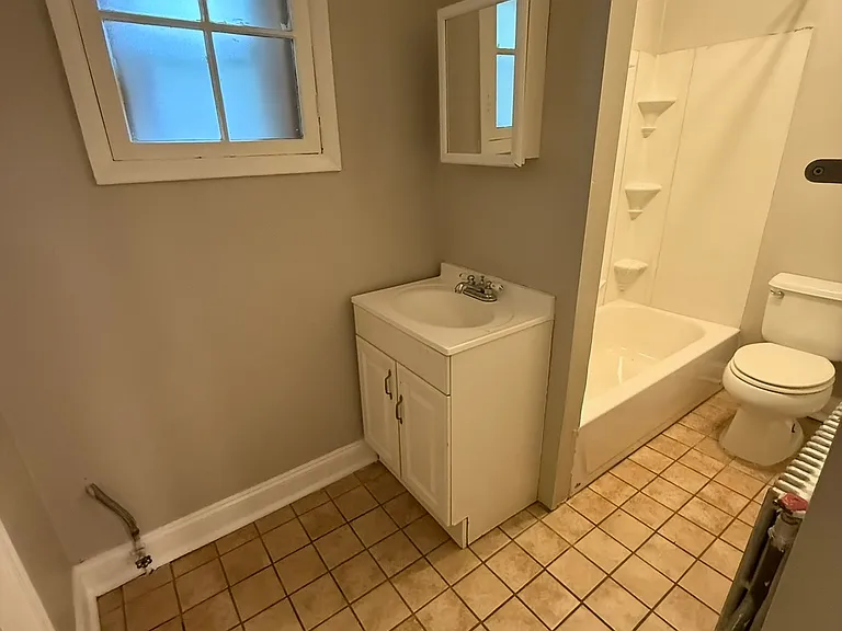 932 N Randolph St #1 — Photo 8