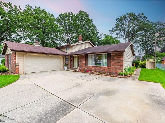 2nd image of 26771 Fairfax Ln
