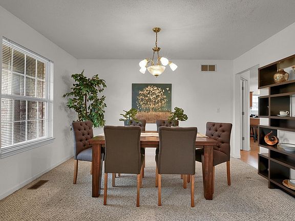 4th image of 416 Friendship Ln