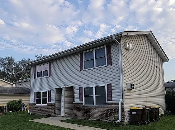 2 bed, 1.5 bath, 1036 sqft, $1,650 — Photo 2