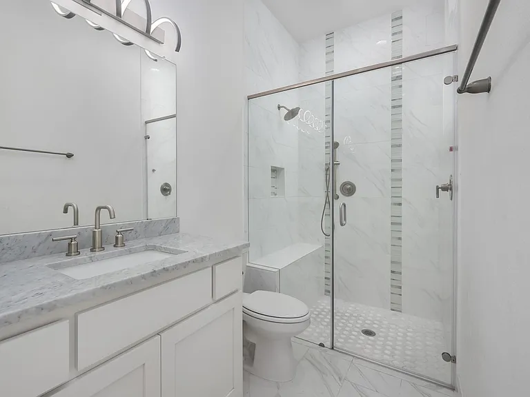 2502 Sunset Vista Cir — Photo 24