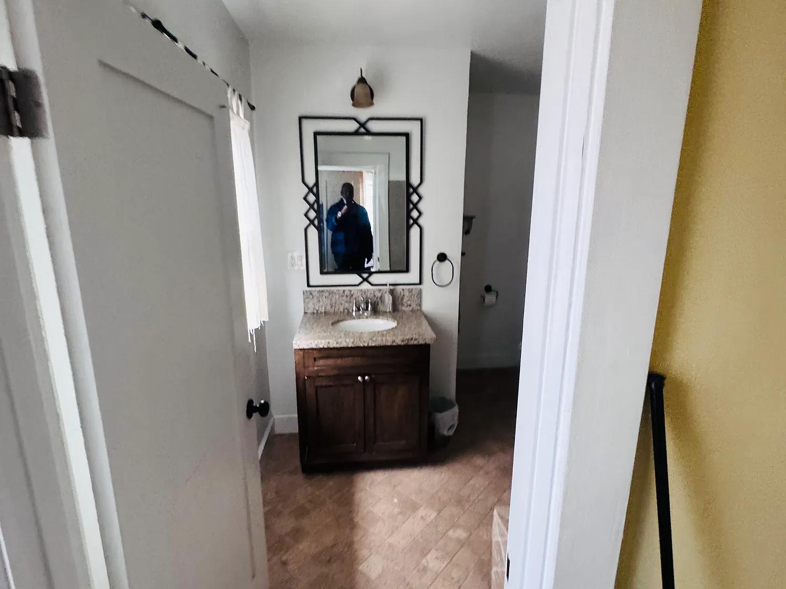 5 bed, 2.5 bath, 3502 sqft, $8,795 — Photo 4