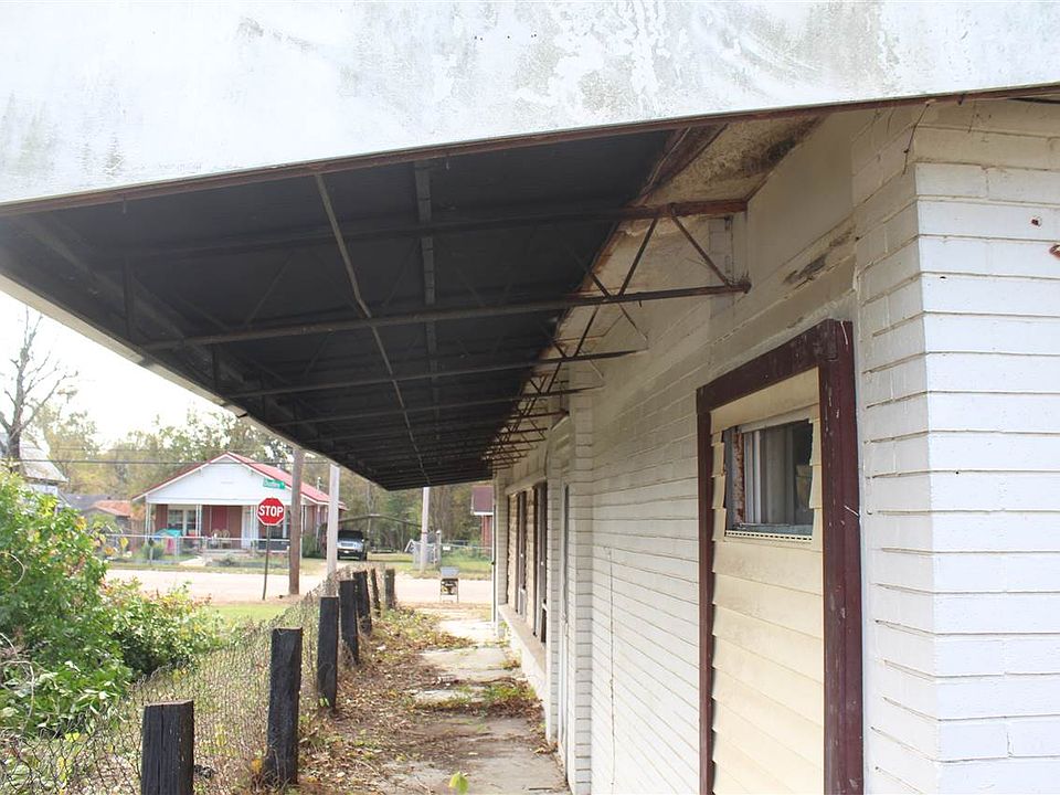 1st image of 1423 Dudley St