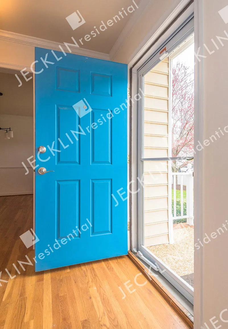 2940 Vanna Lane — Photo 4