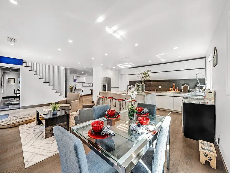 765 Orion Way — Photo 4