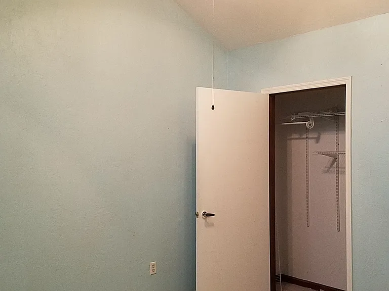 Upstairs Bed Room and closet
