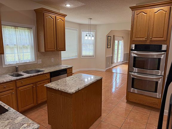 5th image of 635 Long Meadow Rd