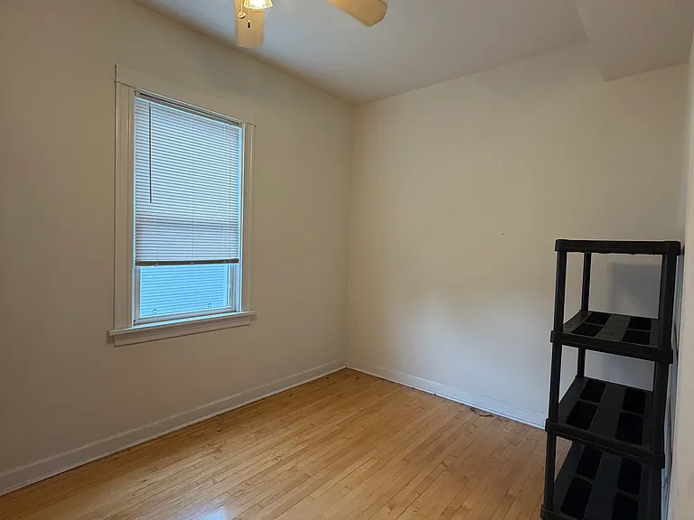 3319 W Berteau Ave #2 — Photo 13