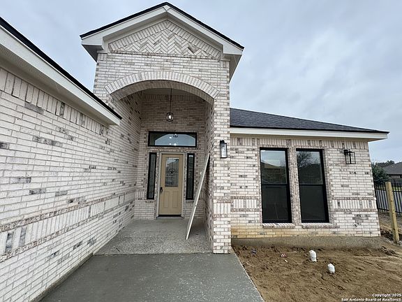 2nd image of 15619 Echo Ln