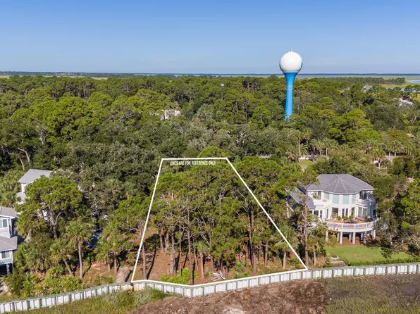 1 River Club Dr, Saint Helena Island, SC 29920