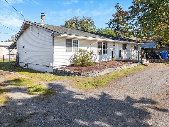 5th image of 4413 128th Street E