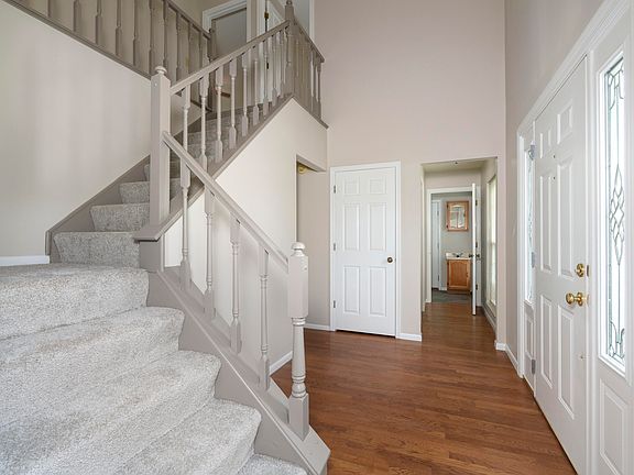 4th image of 8733 Heritage Dr