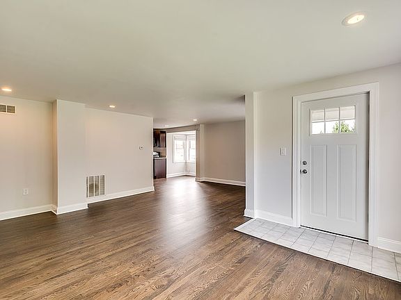 5th image of 3015 N New England Ave