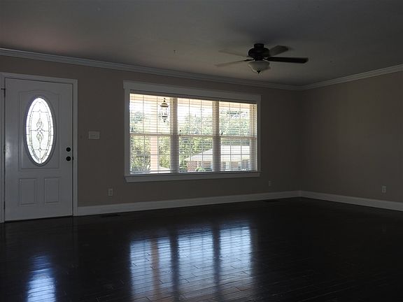 4th image of 2750 Rolling Hills Dr NW