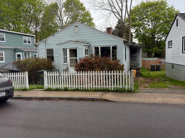 38 Robinson Street, New London, CT 06320