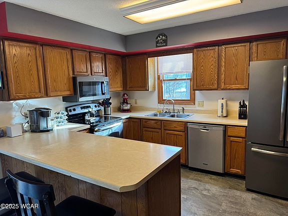 3rd image of 226 Kenwick Dr