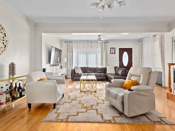 86-45 232nd St, Queens Village, NY 11427