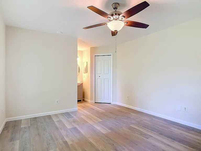 3400 Eric Ter — Photo 10