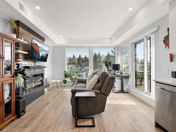 950 Whirlaway Cres #412, Langford, BC V9B 0Y3