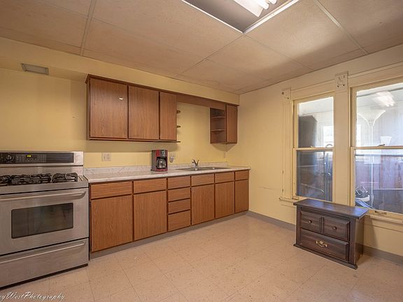 4th image of 1160 Market St