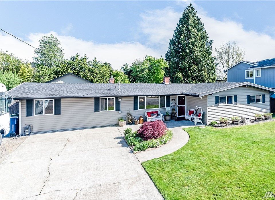 1st image of 4229 81st Pl NE