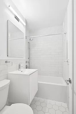 5th image of 305 E 40th St #14R