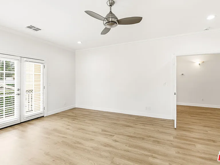 23114 Mariano St — Photo 39